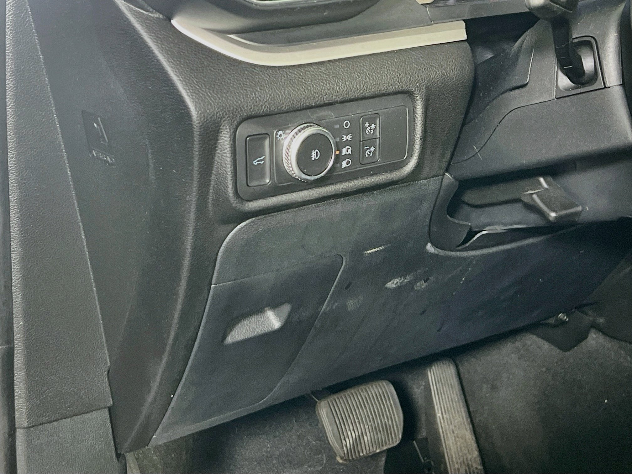 Used 2022 Ford Explorer XLT w/ Equipment Group 202A AWD/4WD image 10