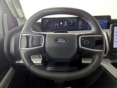 Certified 2025 Ford Expedition Active image 21