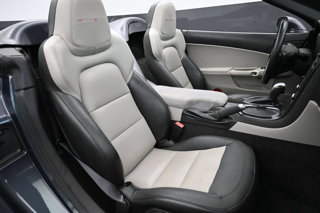 Used 2013 Chevrolet Corvette Grand Sport w/ 2LT Preferred Equipment Group RWD image 21