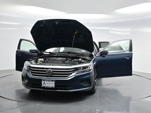 Used 2022 Volkswagen Passat 2.0T SE FWD image 33