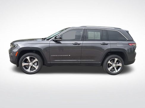 Used 2023 Jeep Grand Cherokee Limited AWD/4WD image 2