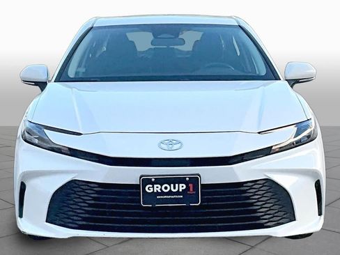 Used 2025 Toyota Camry LE FWD image 4