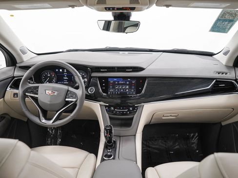 Used 2023 Cadillac XT6 Premium Luxury w/ Technology Package AWD/4WD image 13