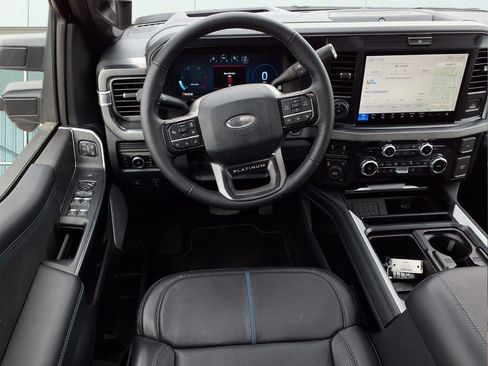 New 2025 Ford F450 Platinum image 3