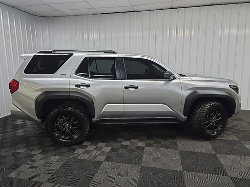 Used 2025 Toyota 4Runner SR5 AWD/4WD image 2