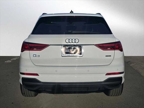 Certified 2025 Audi Q3 2.0T Premium image 4