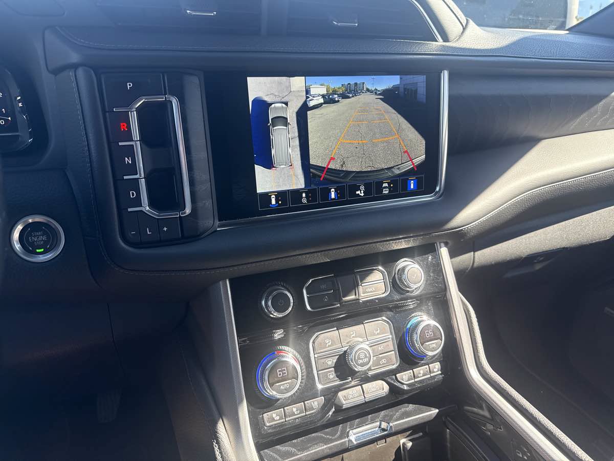 Used 2022 GMC Yukon XL Denali AWD/4WD image 32