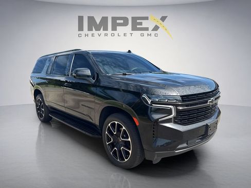Used 2023 Chevrolet Suburban RST w/ Luxury Package AWD/4WD image 7