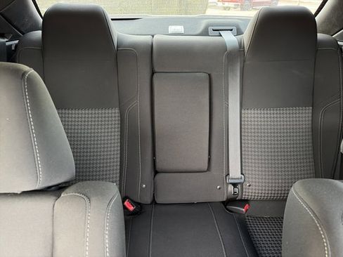 Used 2018 Dodge Challenger SXT image 19