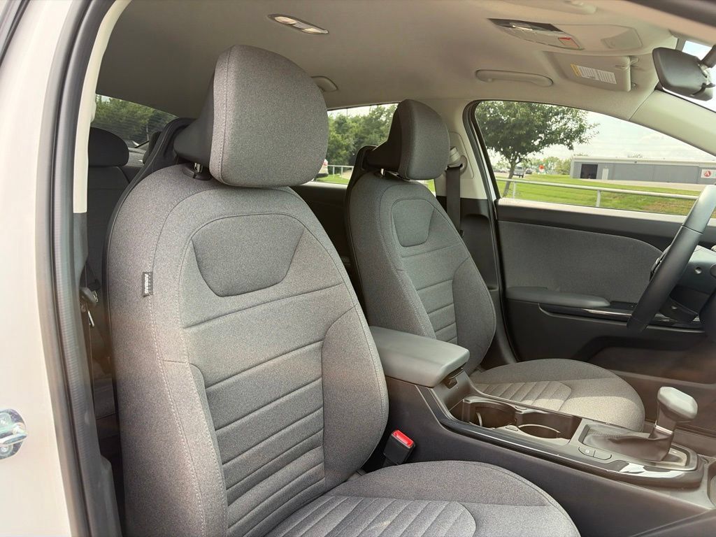 Used 2025 Kia K4 EX FWD image 30