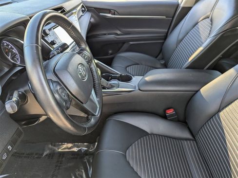 Used 2020 Toyota Camry image 20