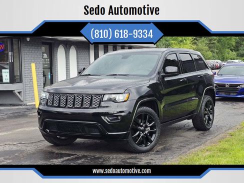 Used 2017 Jeep Grand Cherokee Altitude AWD/4WD image 1
