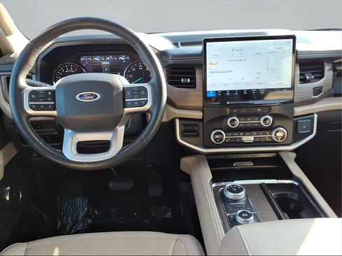 Used 2024 Ford Expedition Max Limited image 4
