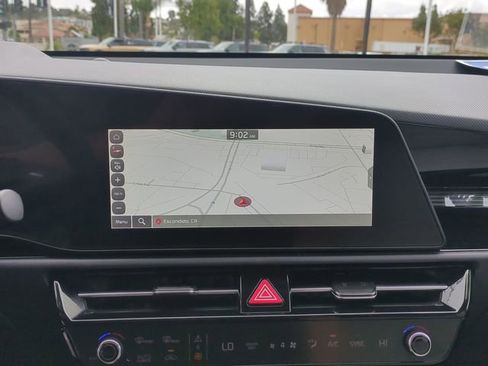 Certified 2025 Kia Niro EX FWD image 22