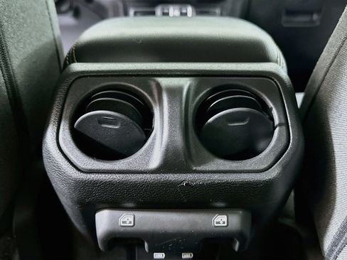Used 2025 Jeep Wrangler Unlimited Sahara AWD/4WD image 23