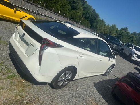 Used 2016 Toyota Prius Four w/ Advanced Technology Package FWD image 8