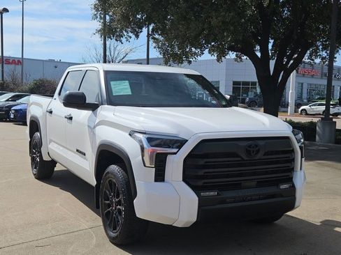 Used 2025 Toyota Tundra SR5 image 3
