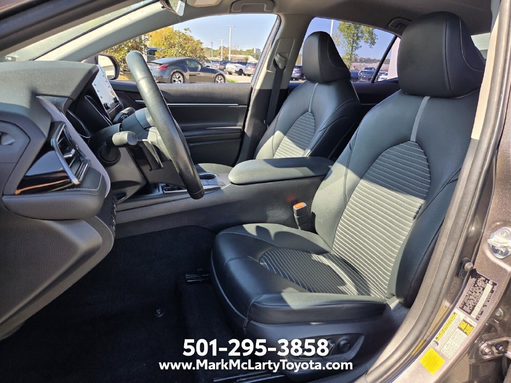 Used 2022 Toyota Camry SE FWD image 9