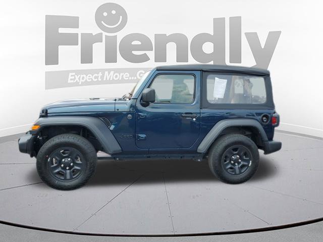 Used 2025 Jeep Wrangler Sport AWD/4WD image 2
