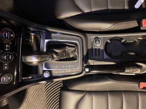 Used 2017 Volkswagen Golf SEL image 18