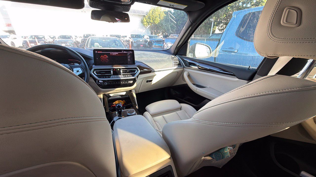 Used 2022 BMW X3 xDrive30i w/ Convenience Package AWD/4WD image 4