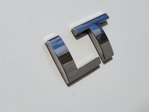 Used 2020 Chevrolet Colorado LT w/ Luxury Package image 13