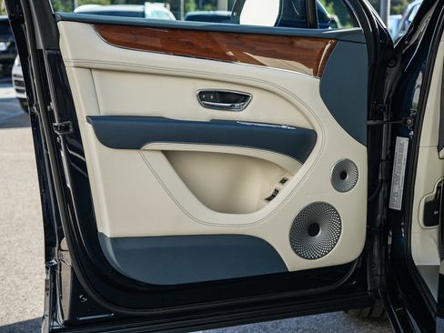 New 2026 Bentley Bentayga AWD/4WD image 25