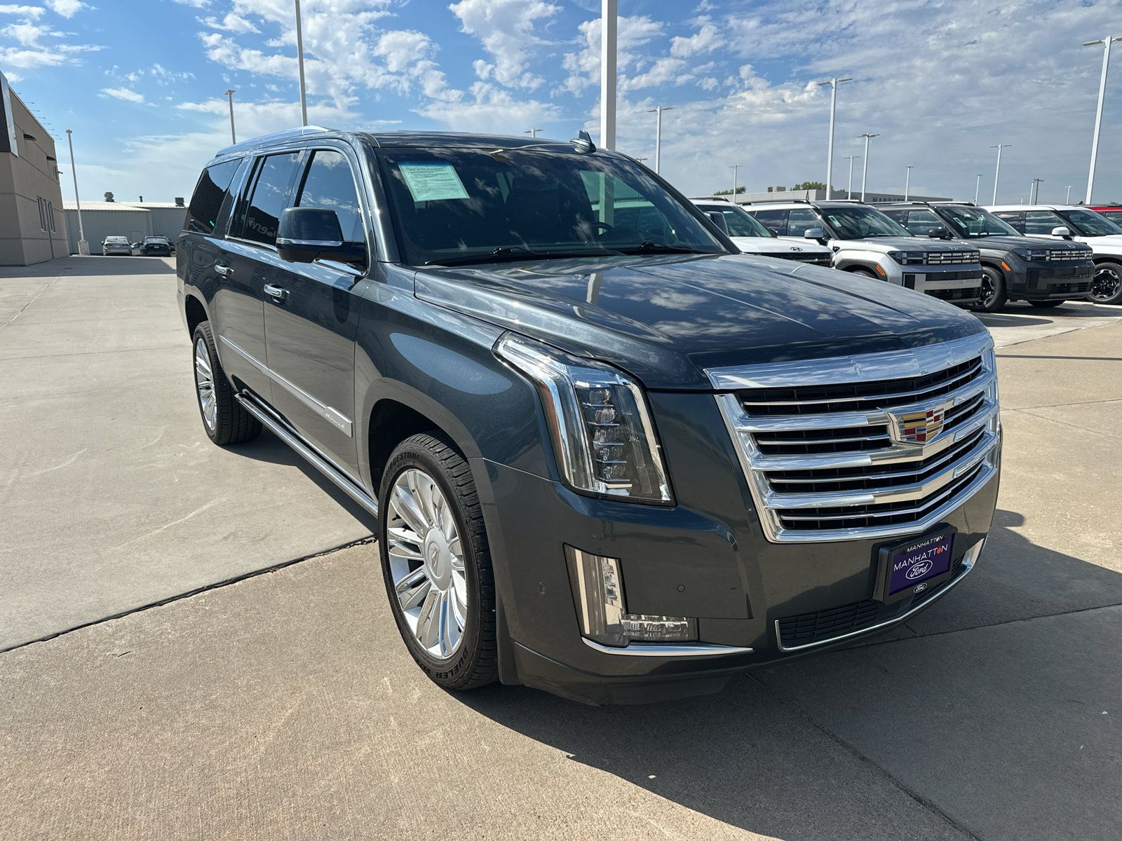 Used 2019 Cadillac Escalade ESV Platinum AWD/4WD image 8