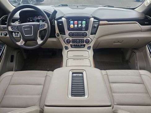 Used 2019 GMC Yukon Denali AWD/4WD image 9