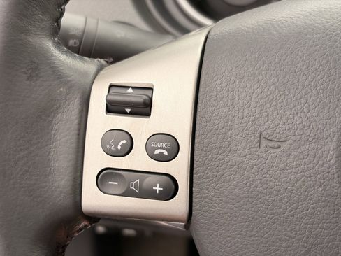 Used 2009 Nissan Versa Hatchback w/ Convenience Pkg FWD image 25