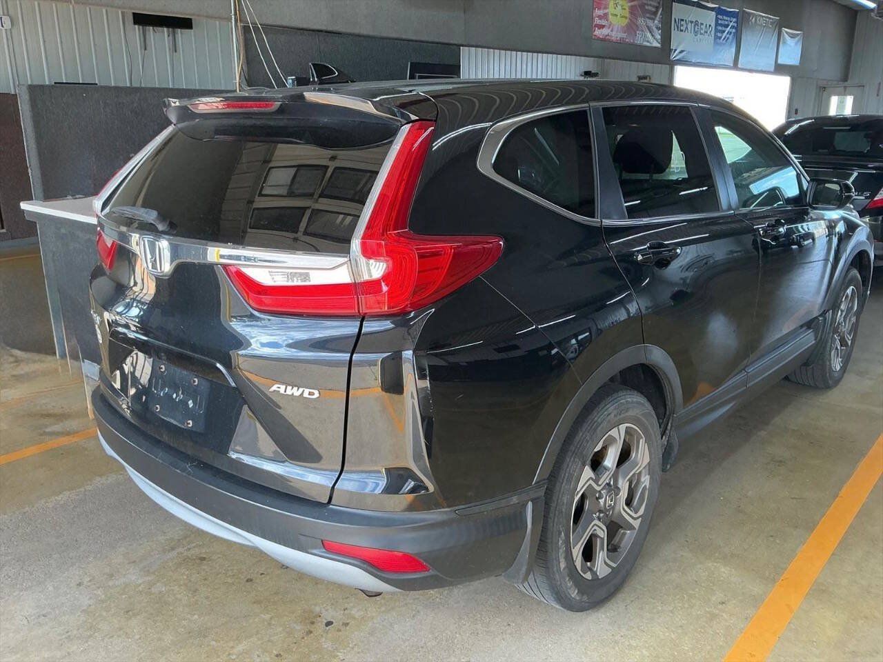 Used 2017 Honda CR-V EX image 4