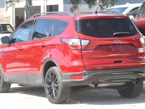 Used 2017 Ford Escape Titanium FWD image 4