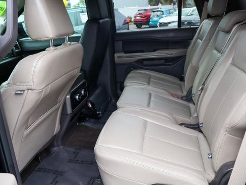 Used 2021 Ford Expedition XLT image 14