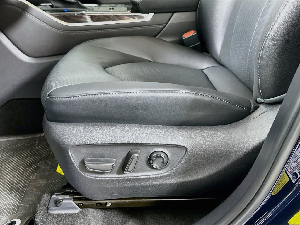 Certified 2026 Toyota Highlander Limited AWD/4WD image 19