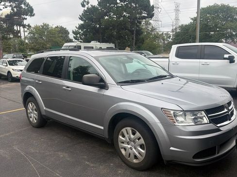 Used 2018 Dodge Journey SE FWD image 5