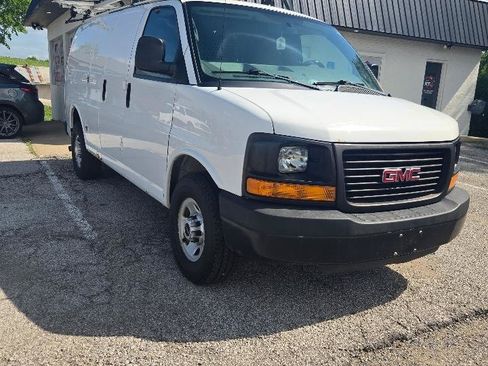 Used 2014 GMC Savana 3500 RWD image 3