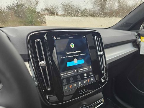 New 2026 Volvo XC40 B5 Ultra w/ Climate Package image 28