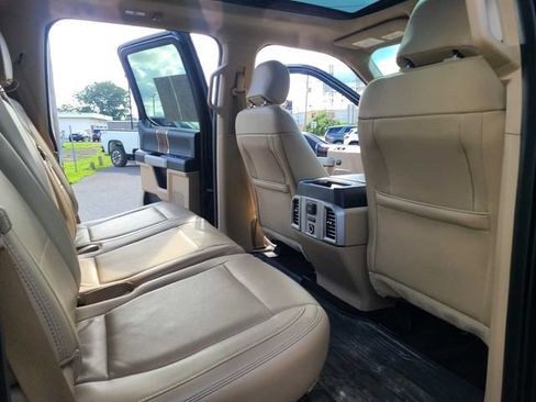 Used 2015 Ford F150 Lariat w/ Equipment Group 502A Luxury AWD/4WD image 26