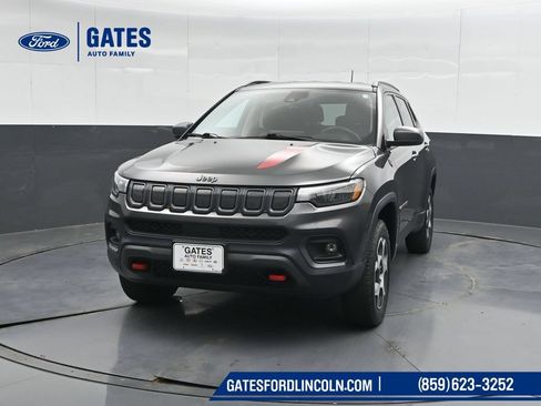 Used 2022 Jeep Compass Trailhawk w/ Trailhawk Convenience Group AWD/4WD image 5