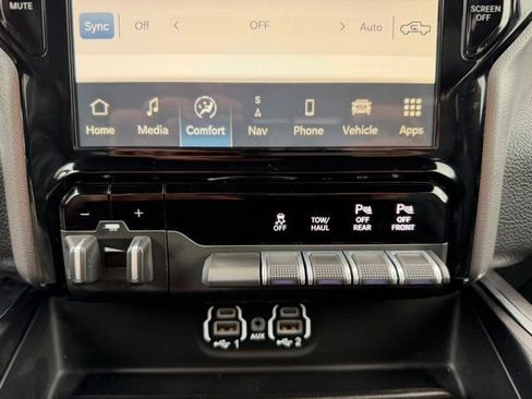 Used 2023 RAM 1500 Laramie AWD/4WD image 19