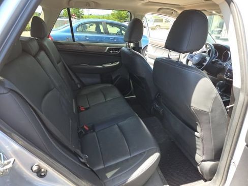 Used 2018 Subaru Outback 3.6R Limited AWD/4WD image 9