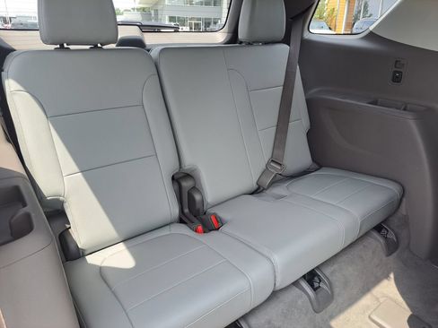Used 2019 Chevrolet Traverse Premier w/ Driver Confidence II Package FWD image 36
