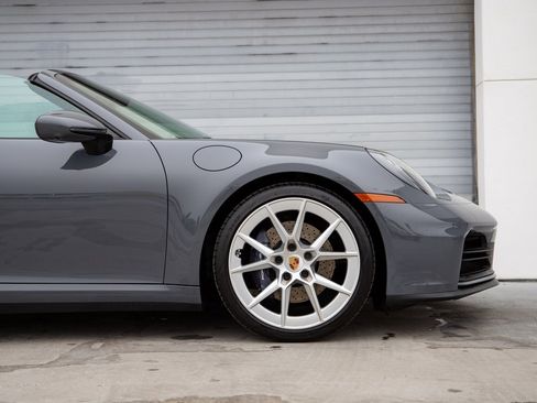 Certified 2025 Porsche 911 Carrera image 9