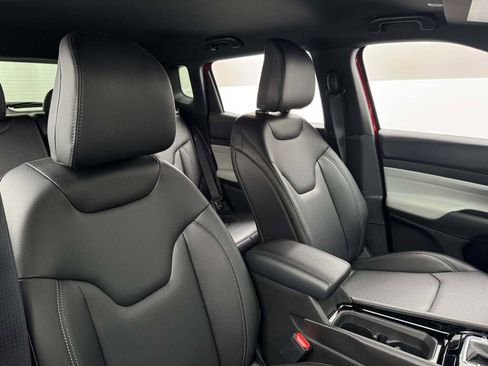 New 2026 Jeep Compass Limited image 19