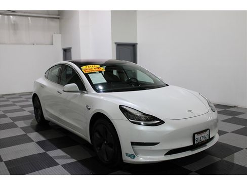 Used 2018 Tesla Model 3 Long Range image 3
