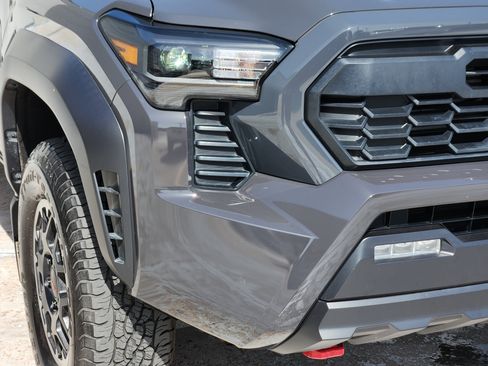 Used 2024 Toyota Tacoma TRD Off-Road AWD/4WD image 10