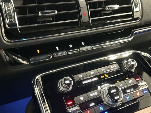Used 2024 Lincoln Navigator Reserve AWD/4WD image 25