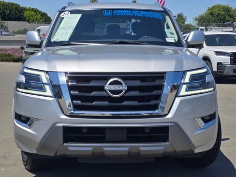 Used 2024 Nissan Armada SV AWD/4WD image 2