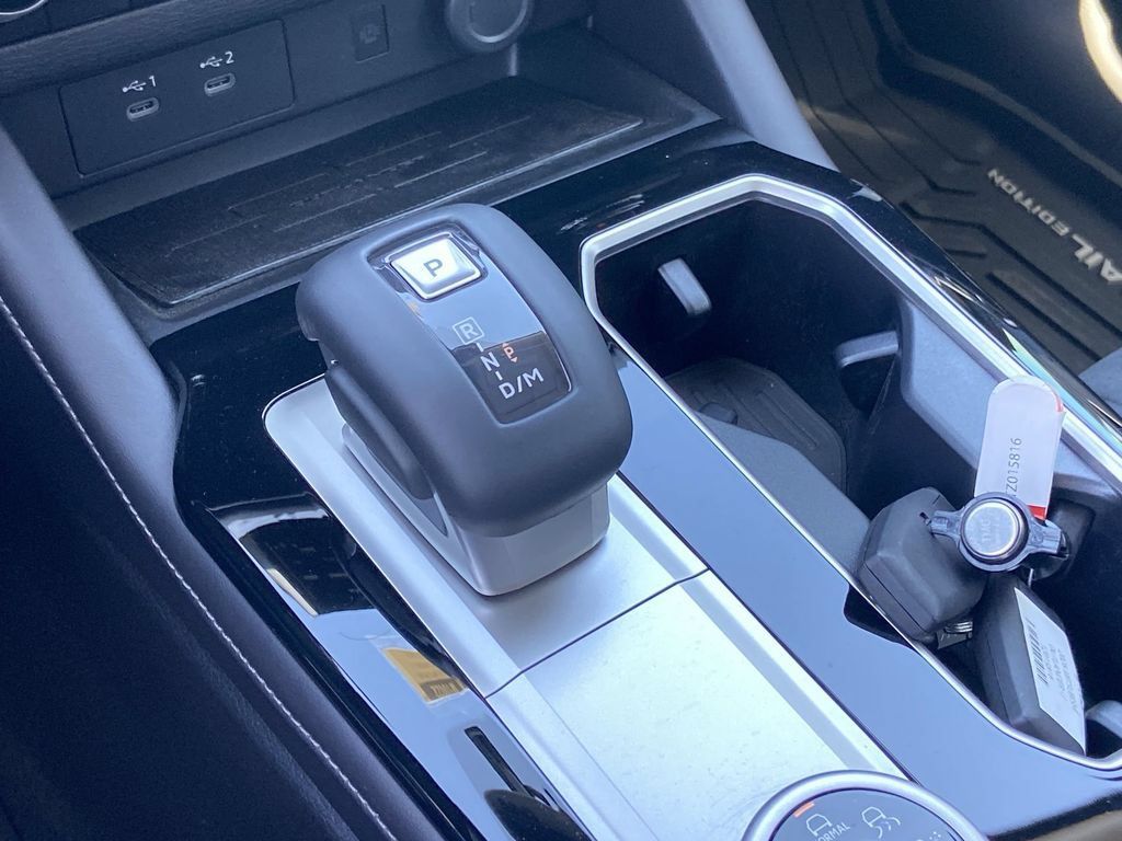 New 2026 Mitsubishi Outlander AWD image 12