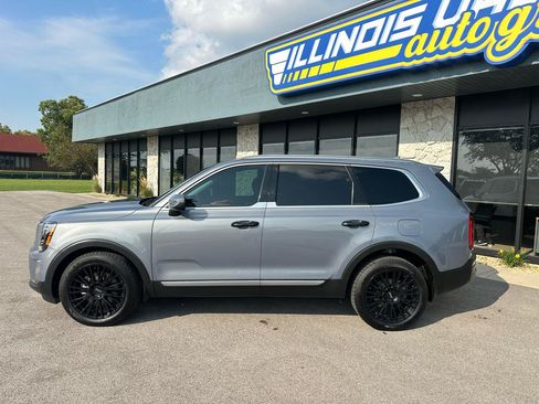 Used 2020 Kia Telluride S w/ S 8 Passenger Seating Package AWD/4WD image 4
